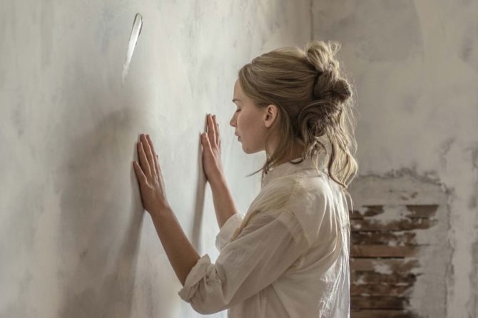 mother jennifer lawrence maison